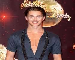 • i cut curtis pritchards hair!! Aj Pritchard Birthday Real Name Age Weight Height Family Contact Details Girlfriend S Bio More Notednames