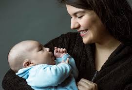 El comienzo de sus vidas” muestra fotográfica del Patronato Madre-Hijo