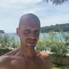 Daniel Tomic's Instagram, Twitter & Facebook