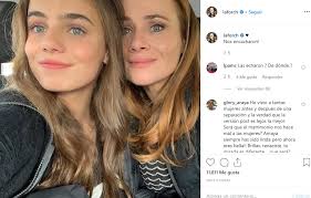 Y es la actriz cuenta con una encantadora compañía, se trata de su hijo alonso. Amaya Forch Compartio Postal Con Su Hija Son Dos Gotas De Agua