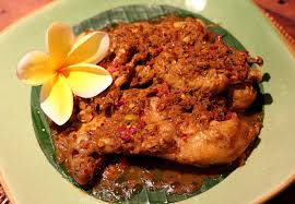 Biasanya makanan ini disajikan dalam upacara keagamaan dan upacara adat. Gambar Ayam Bakar Betutu Gambar Makanan