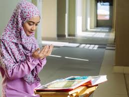 Puasa arafah adalah sebuah ibadah sunnah tahunan yang di kerjakan bertepatan dengan hari arafah atau tanggal 9 dzulhijjah puasa arofah (9 dzulhijjah) dapat menghapuskan dosa setahun yang lalu dan setahun akan datang. Niat Puasa Sunah Arafah 9 Dzulhijjah Sehari Sebelum Idul Adha Dream Co Id