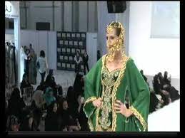 Dapatkan lirik lagu lain oleh eighteen visions di kapanlagi.com. Lecci Fashion Show Abu Dhabi Youtube