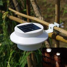 Lampu tenaga surya merupakan penerangan yang bekerja dengan memanfaatkan sinar matahari. Lampu Taman Pagar Model Jepit 3 Led 6 3 Cm Lt 1016