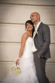 Rire, sourire, se souvenir… un photographe ou un vidéaste ? Photographe Mariage A Lyon Shooting Moderne Gare De Lyon Photographe Mariage Lyon Photographe Mariage Photo Mariage