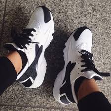 Black And White Shoes For Girls Brokegirl Expensivetaste Nike Free Shoes Running Shoes Nike Sneakers