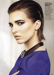 Men who choose gel over other styling products typically want their hair to be spiky or slicked back and want the result to be stiff. Big Brows And Slicked Back Hair So Interesting Makeup By Diana Carreiro Short Slicked Back Hair Short Hair Designs Short Hair Styles
