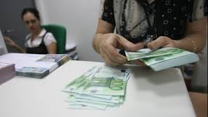 In prezent, programul se deruleaza prin intermediul cec bank, insa stere farmache este convins ca si alte banci vor asadar, fondul roman de contragarantare va acorda garantii in numele statului in cadrul programului investeste in tine, insa va fi responsabil si. Programul Investeste In Tine Credite Pentru Tineri CondiÈii Accesare Dcnews