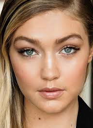 Gigi Hadid This Is The Opposite Of Makeup That Makes You Look Older Gigi Hadid Makeup Gigi Hadid Maybelline Makeup