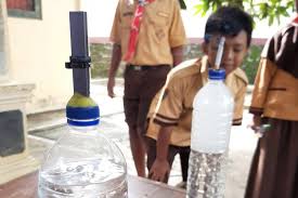 Link video viral di masukin botol ridoy babo. Siswa Belajar Mengamati Langsung Bahaya Rokok Elektrik Dan Tradisional Halaman All Kompas Com