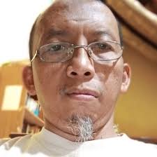 Ade Ali's Instagram, Twitter & Facebook