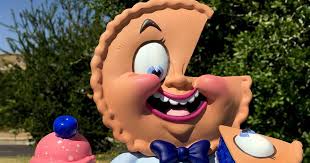 Smores von loaded ist ein liquid, das den geschmack eines graham cracker sandwiches verkörpert, mit warmen marshmallows und einem schokoladenkern gefüllt. Mister Self Indulgence Blueberry Flavor Lil Scoopy Watermelon Edition By Nouar X Martian Toys For July 4th Online Release