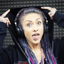 Feeling it🎶 #lenascissorhands #infectedrain #new #recording  #recordingstudio #singing #singer @ POLI DISC Records