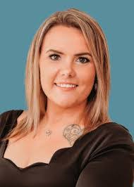 Julia Luna's Instagram, Twitter & Facebook