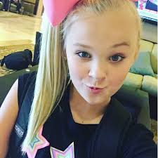 Ashley Ribeiro (@lovepuppylol)