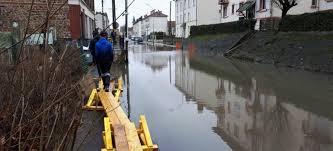 La garde à vue de l'individu va être prolongée et il va faire l'objet d'une expertise psychiatrique. Inondations En Val De Marne Mobilisation Maximale 94 Citoyens