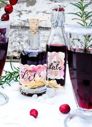 In Mini Flaschen Schones Gastgeschenk Fur Eine Hochzeit Geschenk Aus Der Ku Geschenke Aus Der Kuche Likor Rezepte Weihnachten Likor Selber Machen Weihnachten