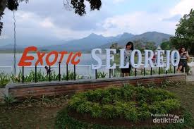 Keindahan pemandangan waduk selorejo menjadi salah satu magnet wisatawan yang datang ke objek wisata ini. Tempat Wisata Selorejo Malang Peta Wisata Indonesia Dan Luar Negeri