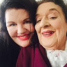 Jeannette Gillespie's Instagram, Twitter & Facebook