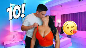 Testing The 10 H0TTEST KISSES On My GIRLFRIEND - YouTube