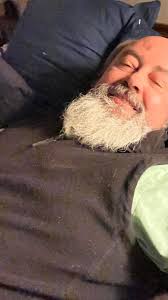 Clearly he's an apple user c: unknown