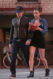 Ирина шейк и брэдли купер развелись. Bredli Kuper I Irina Shejk Foto Pary S Rebenkom I Istoriya Otnoshenij Aktera I Modeli