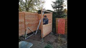 Sie möchten gerne einen sichtschutz zaun bauen? Sichtschutz Aus Holz Selber Bauen Youtube