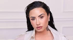 Demi Lovato Kembali Berakting dalam Film "Tow" Bareng Rose Byrne dan  Dominic Sessa