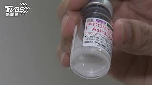 麻腮风三联疫苗（英語：measles mumps and rubella vaccine, mmr），港澳台译为麻疹腮腺炎德國麻疹混合疫苗，，大陆简稱麻腮风疫苗，是预防麻疹、腮腺炎、风疹（德國麻疹）的疫苗，由三種疾病病毒的活性減毒性病毒混合而成，是以注射的方式施打疫苗。 D Fndahls6nyrm