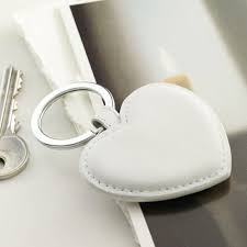 Schlusselanhanger Selber Machen Praktische Und Kreative Diy Ideen Schlusselanhanger Selber Machen Schlusselanhanger Leder Und Ledertasche Selber Machen