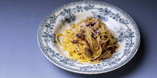 Pates A La Carbonara La Vraie Recette De Tommaso Melilli Recette Pates Carbonara Carbonara Repas D Entrainement