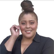 Ashleigh Mitchell's Instagram, Twitter & Facebook