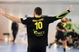 Δύσκολες στιγμές ήταν όταν είχα αναλάβει πρόεδρος στην αεκ και έλειπα μονίμως, εκεί περάσαμε την πιο δύσκολη περίοδο μας», αποκάλυψε επίσης ο ντέμης νικολαΐδης. Panagiwths Nikolaidhs Aek A8lhtikh Enwsh Kwnstantinoypolews