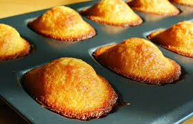 Recette De Madeleine Moelleuse Recette En 2020 Recette Madeleine Moelleuse Recette Madeleine Madeleine Moelleuse