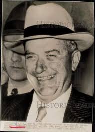 1942 Press Photo Earl Browder home in Newark after release from Atlanta  prison
