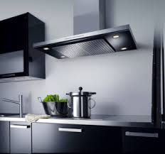 Idéal si meuble au dessus. Les Meilleures Hottes Aspirantes De Cuisine En Avril 2021