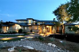 Outre les éléments de déco de jardin moderne, pensez aussi aux plantes jardin tendance. Rocaille De Jardin Idees Amenagement Et Decoration