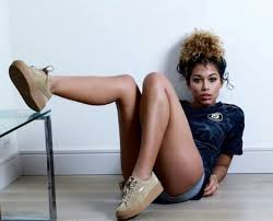 Depuis 2016, il partage sa vie avec la discrète cora gauthier. Footballer Wags Cora Gauthier Wattpad