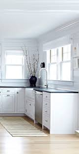 Naval by sherwin williams is the perfect navy blue paint color for any room in your home, the exterior of your house or even your kitchen cabinets. Beach Cottage With Crisp Fresh Coastal Interiors Home Bunch Interior Design Ideas