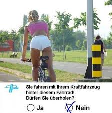 Durfen Sie Dieses Fahrrad Uberholen Madchen Auf Fahrradern Madchen Auf Motorrad Radfahren Madchen