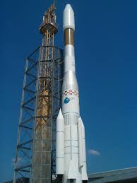 Each player controls one thruster of a rocket with the goal to land it safely. Ariane Rakete Wikipedia