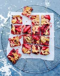 Carres De Crumble Fraise Rhubarbe Recette Crumble Fraise Rhubarbe Fraise Rhubarbe Crumble