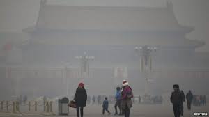 China, das land das im smog erstickt. China Pollution Beijing Smog Hits Hazardous Levels Bbc News