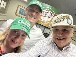 Efren Garay's Instagram, Twitter & Facebook