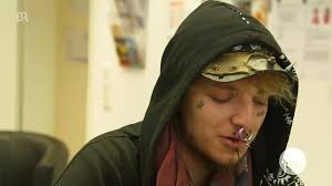 Eine der größten Gruppen Wohnungsloser in Deutschland sind junge Menschen:  Knapp 40 Prozent derjenigen, die in Unterkünften untergebracht werden  müssen, sind unter 25 Jahre alt.