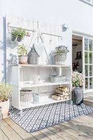 Terrassenregal Diy Oder Karfreitagsblumchen Pomponetti Terrassenregal Diy Pomponetti Diy Terrasse Garten 2020 Ev Dekorasyon Fikirleri House Dekor