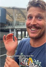 Behind The Scenes of an Independent Artist's Tour