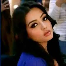 Interested to hear from those in the know, which of these come out at the  top. Both are Mecca beauty finalists 😊