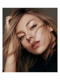 Agatha Harris's Instagram, Twitter & Facebook