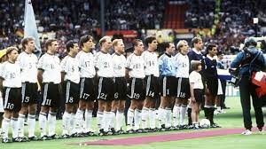England seaman adams, southgate, pearce anderton, platt, ince, gascoigne, mcmanaman shearer, sheringham deutschland köpke sammer babbel, helmer (110. Fussball Em Welches Dfb Team Ist Das Starkere Sport Sz De